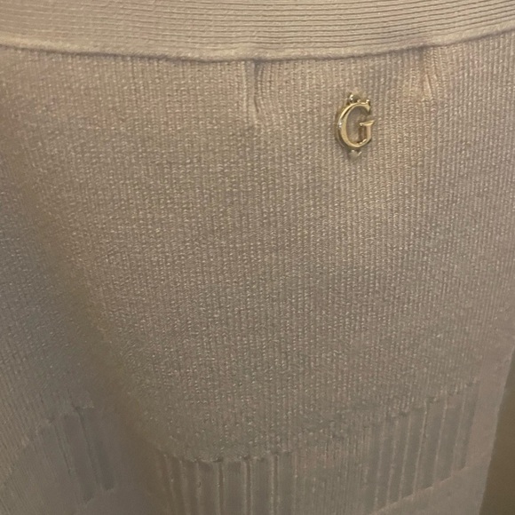 Guess XL Quiet Luxury Cream Body-con Sleeveless Knit Sweater, NWOT - Picture 4 of 8